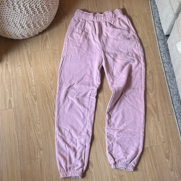 ALO Yoga Pants - ALO Yoga Accolade Sweats